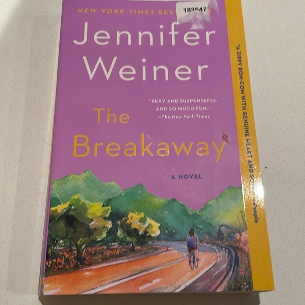 Jennifer Weiner The Breakaway A Novel Book, Excellent Condition
